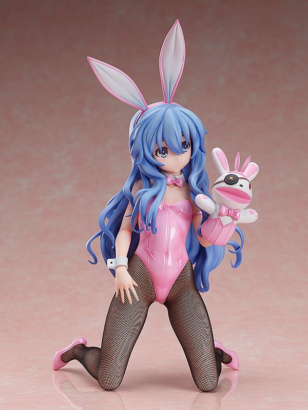 Yoshino Bunny Figure Back View